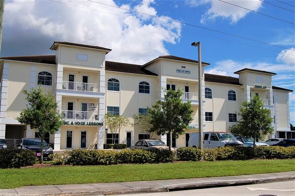 Prima Vista Shoppes: 529 NW Prima Vista Boulevard, Port Saint Lucie, FL 34983